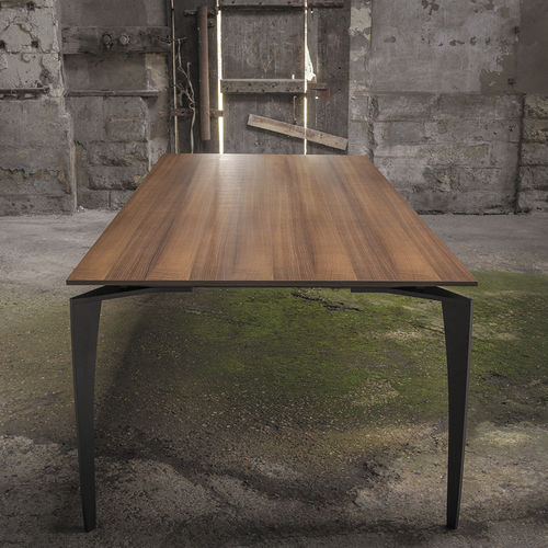 Mesa de jantar contemporânea - TANAMI - TRISS - em carvalho / em aço laqueado / em cerâmica