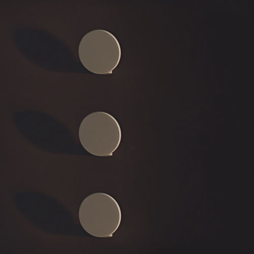 Aquecedor de toalhas elétrico - DOTS. - TUBES - 0 W–500 W / contemporâneo / em alumínio