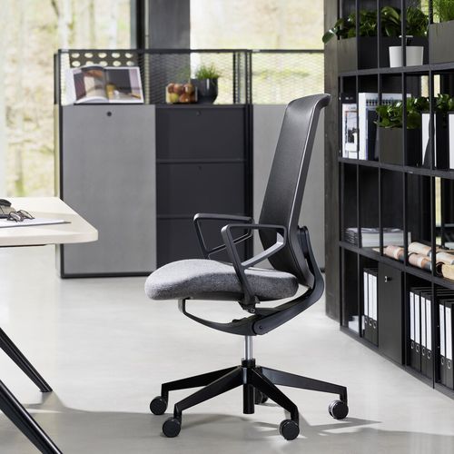 Cadeira de escritório contemporânea - MOTIV - Wiesner Hager - para ambiente interno / em tecido / com base metálica