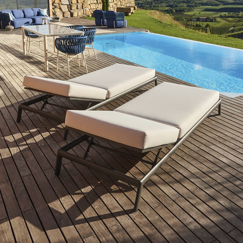 Espreguiçadeira contemporânea - INFINITY - DRIGANI SRL - em Sunbrella® / em alumínio pintado / com encosto ajustável