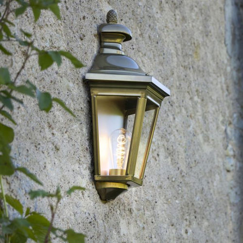 Arandela contemporânea - Louis XIII - Roger Pradier - para ambiente externo / em vidro / em alumínio