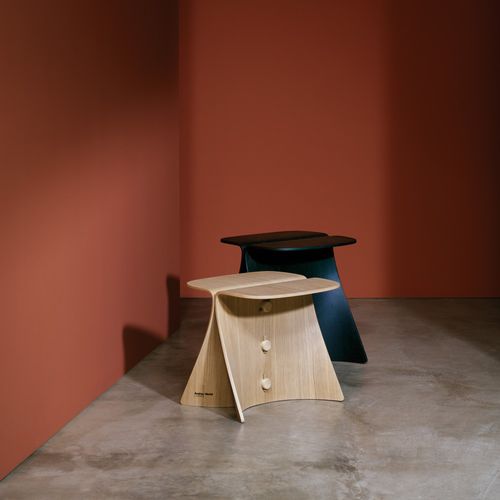 Otomana contemporânea - ALLA  - Andreu World - em carvalho / em compensado / quadrada