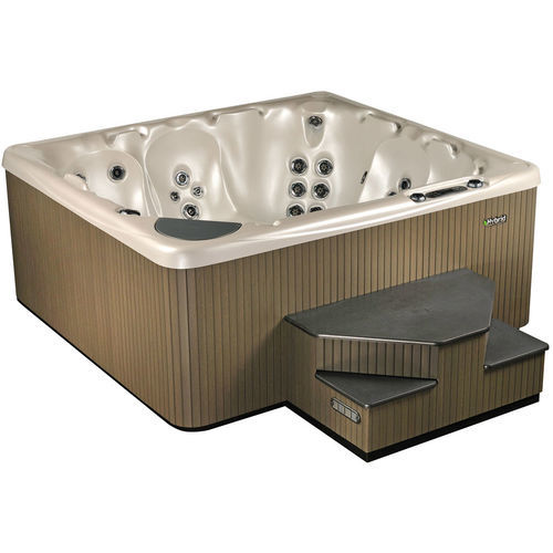 Spa acima do piso - 720 - Beachcomber Hot Tubs - quadrado / de 7 lugares / em madeira