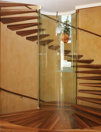 Escada curva - EUROPA CONICAL - Siller Stairs - com degraus em madeira / da linha residencial / da linha comercial