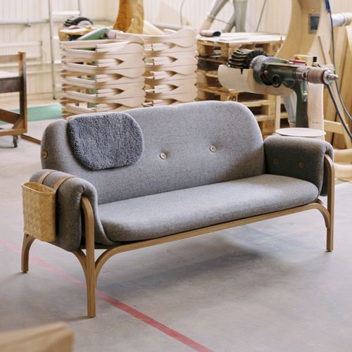Sofá contemporâneo - BUTTON - Swedese Möbler - em tecido / com almofada removível / com mesa
