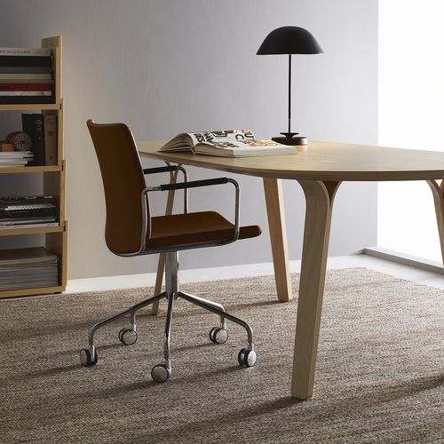 Cadeira de escritório contemporânea - STELLA - Swedese Möbler - para ambiente interno / em tecido / em couro