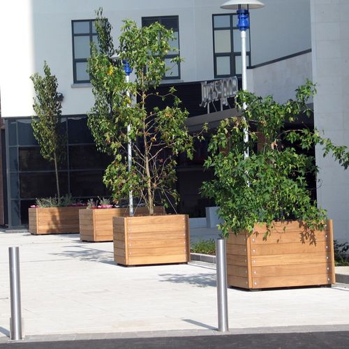 Floreira em madeira - GRENADIER - Street Design - retangular / com banco integrado / contemporânea