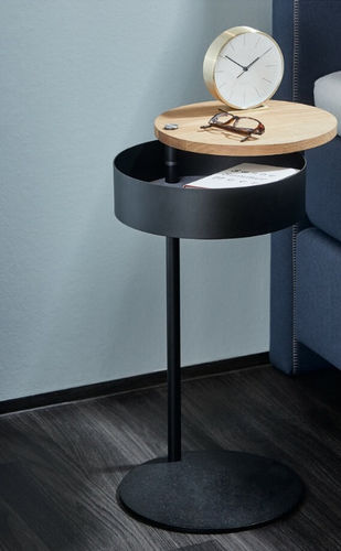 Mesa lateral contemporânea - LETTO - pieperconcept - em madeira / em aço revestido a pó / com base em aço