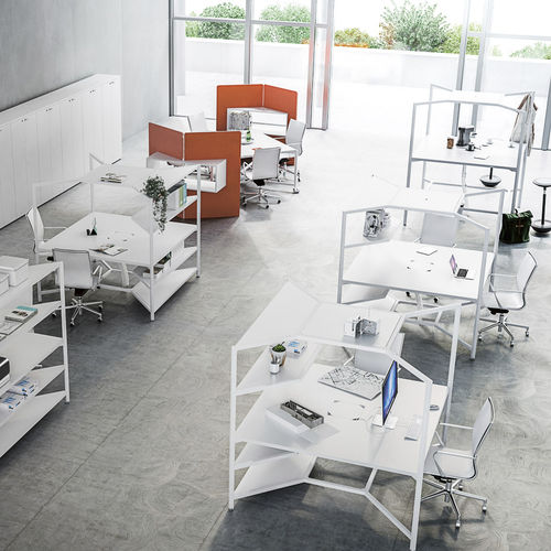 Mesa de trabalho contemporânea - HUB - Fantoni - em laminado / quadrada / com tomada elétrica