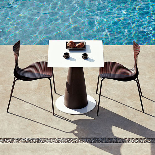 Mesa de jantar contemporânea - HOPLA - SLIDE - em HPL / em polietileno / redonda