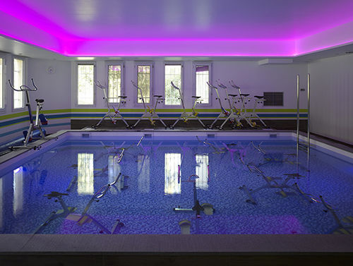Piscina para hotel - CENTRE MEDICAL GRENOBLE - PISCINES CARRE BLEU - enterrada / em concreto / para reabilitação