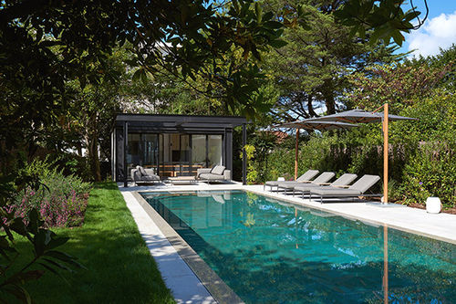 Piscina corredor de natação - COULOIR DE NAGE ARCHITECTE BIARRITZ - PISCINES CARRE BLEU - sob medida / para ambiente externo / enterrada