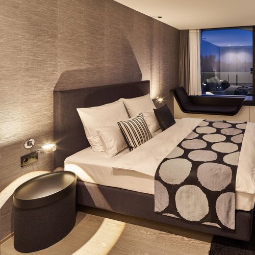 Arandela contemporânea - SENTO LETTO - Occhio - para ambiente interno / em vidro / em material plástico