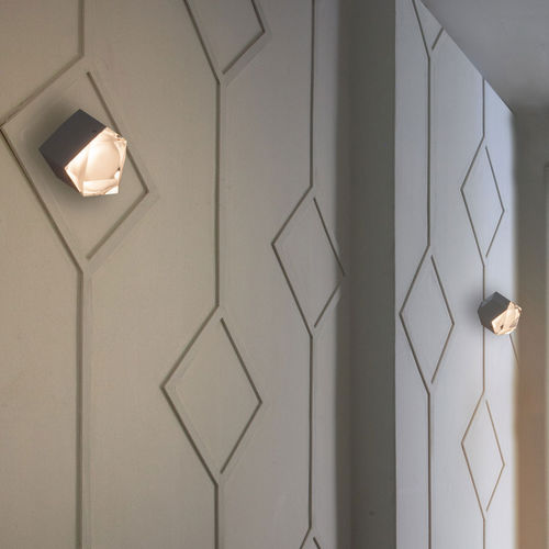 Arandela contemporânea - ASTRO - Oluce - para ambiente interno / metálica / em vidro