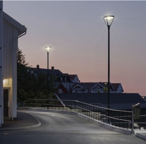 Poste de iluminação pública - STORY - AEC Illuminazione - contemporâneo / em alumínio fundido / com difusor em vidro temperado