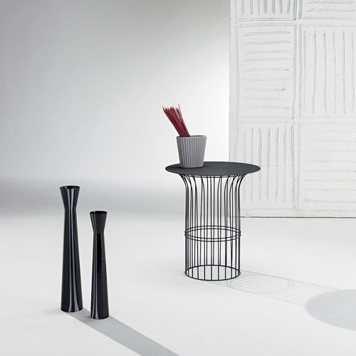 Mesa lateral contemporânea - CIRCLE - Siru Lighting - em aço pintado / com base em aço pintado / redonda