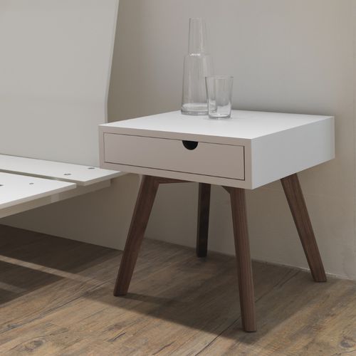 Criado-mudo contemporâneo - IO E TE - CASAMANIA HORM - em MDF laqueado / com base em nogueira / quadrado