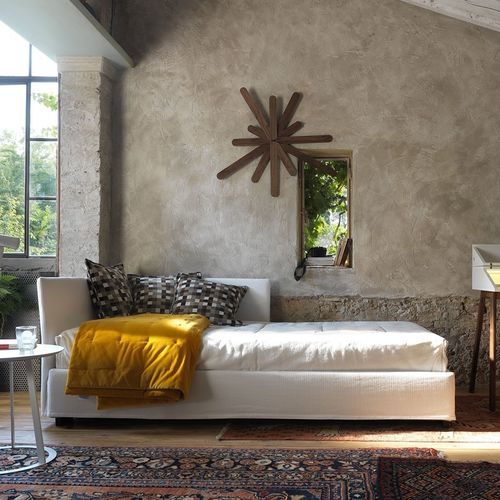 Divã contemporâneo - FIGI ISOLINA - CASAMANIA HORM - em tecido / em ratã / com base em ratã