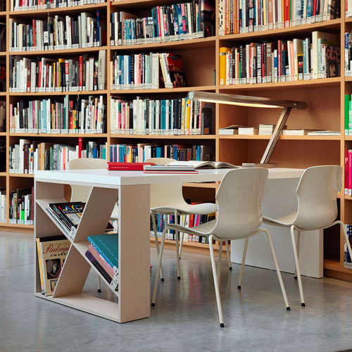 Mesa contemporânea - JT - CASAMANIA HORM - com folheado de madeira / com base em MDF / retangular