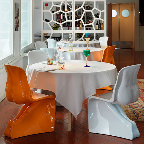 Cadeira de design original - HER GLOSSY - CASAMANIA HORM - para ambiente interno / para ambiente externo / em polietileno
