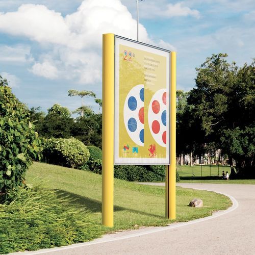 Painel informativo com pés altos - NEVIS - CITY DESIGN - para ambiente externo / publicitário / modular