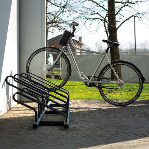 Bicicletário de piso - FERRARA - CITY DESIGN - com sistema de segurança / de dois andares / horizontal