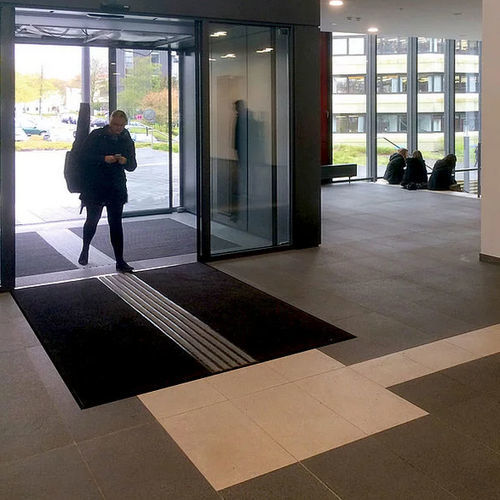 Tapete de entrada para edifício de uso público - MAXIMUS® ASSISTANCE - emco Bautechnik GmbH - para edifício / em poliamida / em veludo