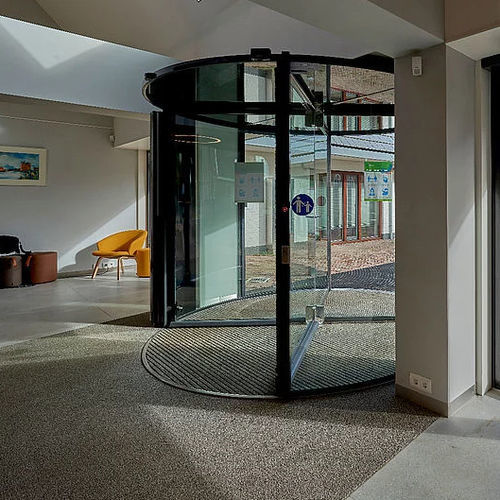 Tapete de entrada para edifício de uso público - CONFORM - emco Bautechnik GmbH - em poliamida / em veludo / antisujeira