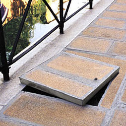 Tampa para caixa de inspeção em aço galvanizado - MANHOLES 50 - GRIDIRON S.P.A. - Unipersonale - quadrada