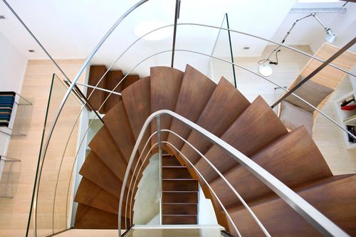Escada curva - B-424 - METALL CONCEPT - com degraus em madeira / com estrutura metálica / da linha residencial