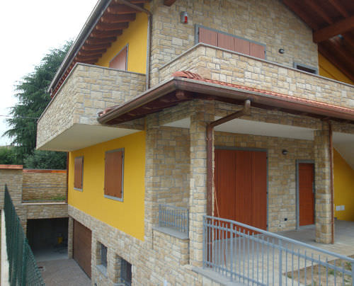 Placa de revestimento aparente em pedra - QUADRA BEIGE - RASTONE - para área externa