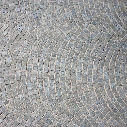 Bloco de pavimentação em pedra - SERPENTINO SCISTO : QUARRY SPLIT - NUOVA SERPENTINO D'ITALIA - para ambiente externo / texturizado / para pedestres
