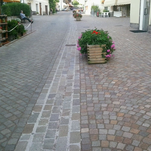 Bloco de pavimentação em pedra - CONSORZIO CAVATORI PRODUTTORI PORFIDO SOC. COOP. - para ambiente externo / de jardim / texturizado