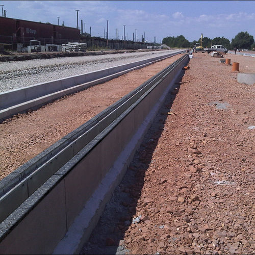 Calha de escoamento com grelha - FASERFIX BIG SLG  - HAURATON - em concreto reforçado com fibras / grelha em ferro / para espaço público