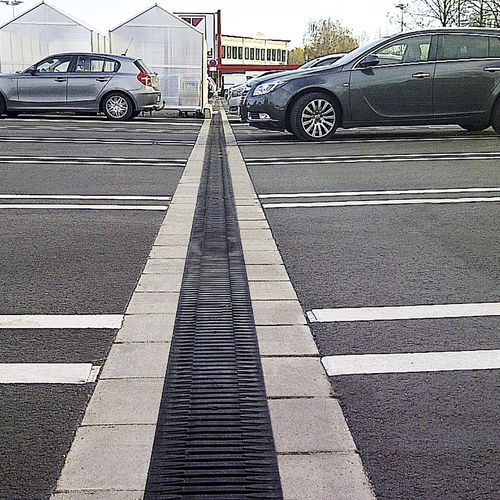 Calha de escoamento com grelha - RECYFIX MONOTEC - HAURATON - em compósito / em polipropileno / para estrada