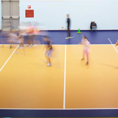 Piso esportivo para ambiente interno - LIMONTA SPORT - em PVC / para sala multiesportiva / resistente