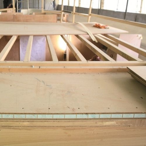 Painel sanduíche para ambiente interno - LARIPHON® LARICROSS® - BELLOTTI - face em madeira / núcleo em borracha / de alta resistência