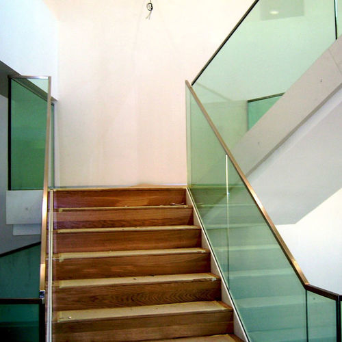 Guarda-corpo em vidro - GLASSMURA - MURA - com painéis de vidro / para ambiente externo / para ambiente interno
