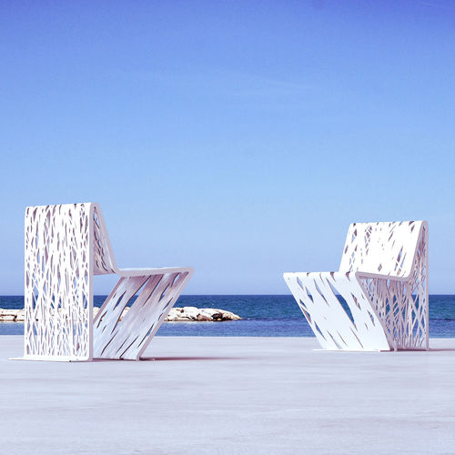 Cadeira contemporânea - CROSSED - LAB23 - para ambiente externo / para ambiente interno / em aço galvanizado