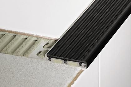 Testeira de degrau em aço - SCHLUTER®-TREP-SE/-S/-B - Schluter Systems - antiderrapante