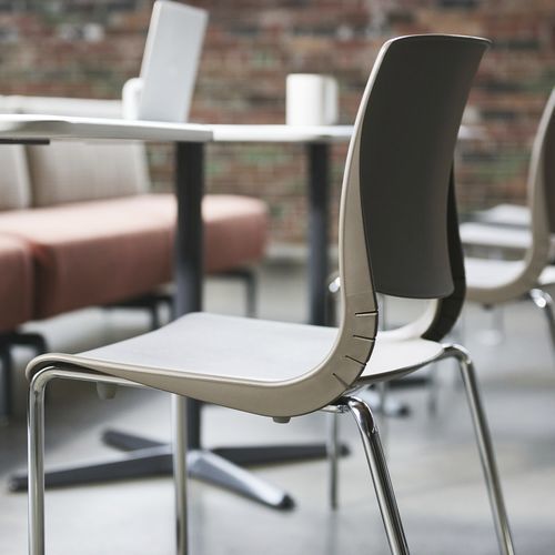 Cadeira para interlocutor contemporânea - VARIABLE - Teknion - para ambiente interno / em alumínio / em material plástico
