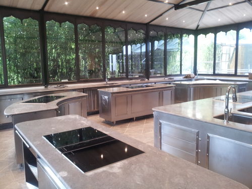 Cozinha profissional em aço inoxidável - SUR MESURE - FRANCE INOX INDUSTRIE - com ilha / sob medida