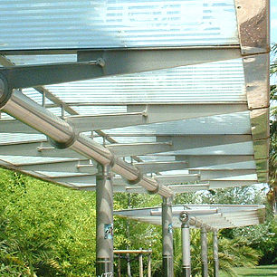 Abrigo de ônibus em metal - OUVRAGES D'ART - FRANCE INOX INDUSTRIE - em vidro