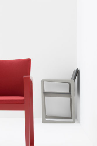Cadeira contemporânea - ASKEW - Billiani - para ambiente interno / em madeira tingida / em faia