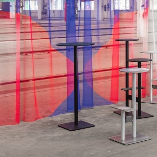 Mesa alta contemporânea - COMBO 1 - Blå Station - em alumínio laqueado / com base em alumínio / redonda