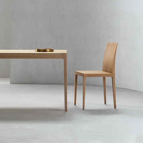 Cadeira contemporânea - ANNA - Crassevig - para ambiente interno / em compensado moldado / com base em madeira maciça