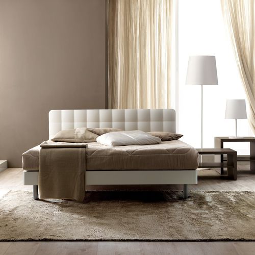 Cama de casal - TENDER - Doimo Cityline - contemporânea / com cabeceira / em madeira laqueada
