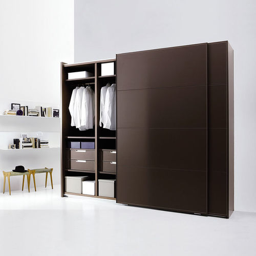 Guarda-roupa contemporâneo - ARKON - Emmebi Industria Mobili - em madeira laqueada / em nogueira / em couro
