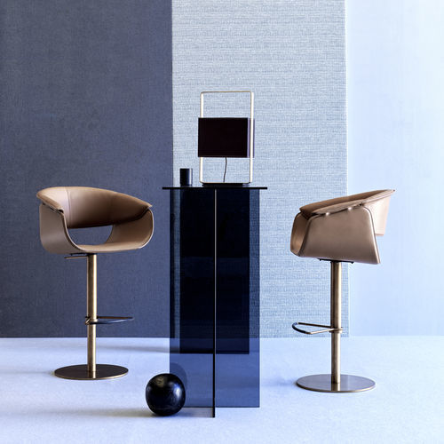Banqueta contemporânea - AIRLUX BAR BT - fasem - em couro / com base em aço / com pé central