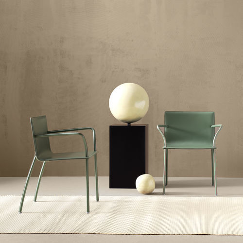 Cadeira de sala de jantar contemporânea - LYS P  - fasem - para ambiente interno / em couro / com base em aço